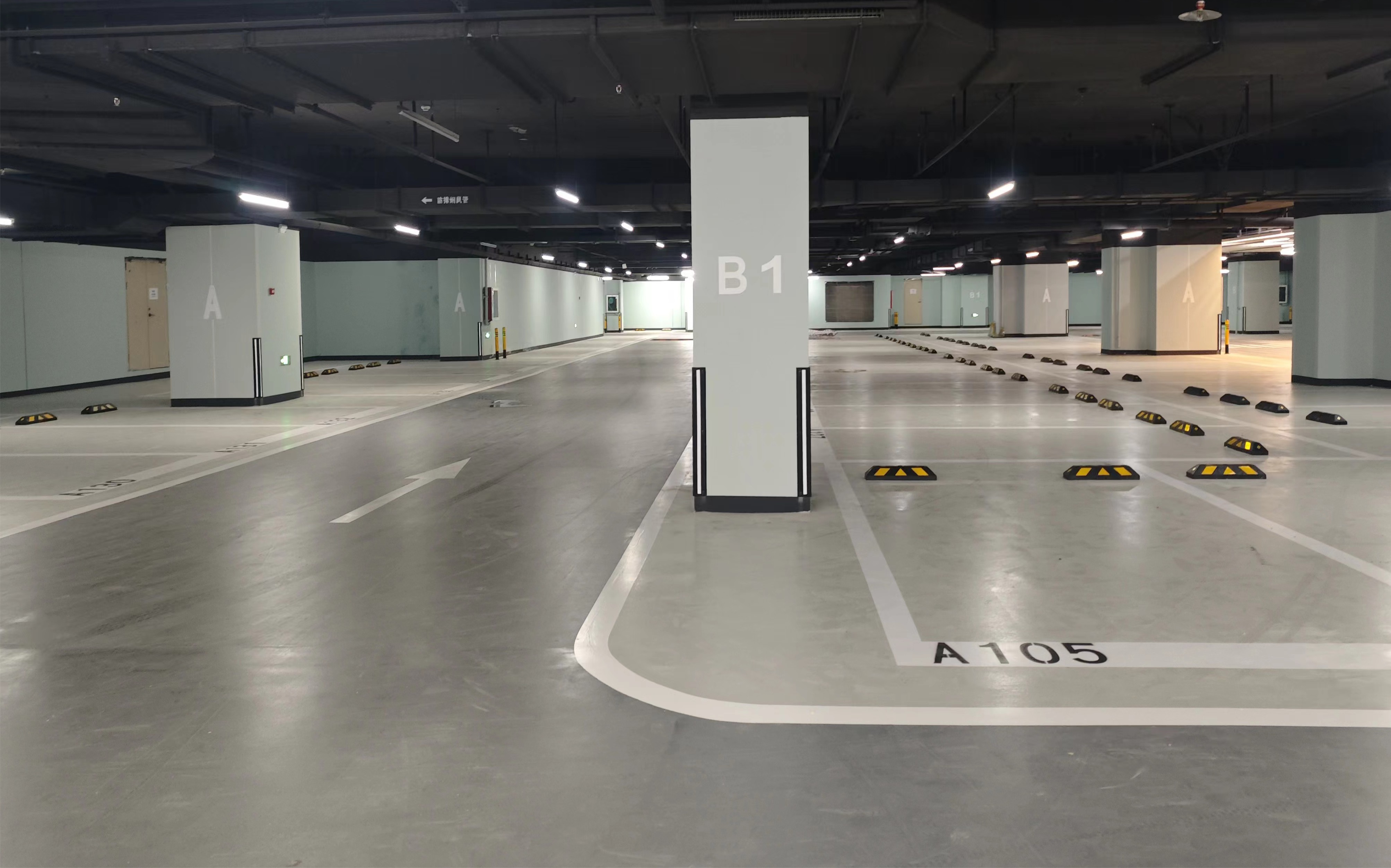 彩田項目 | 3萬多㎡的車庫地坪開始驗收—?dú)v時45天—坐標(biāo)：深圳龍華利金城